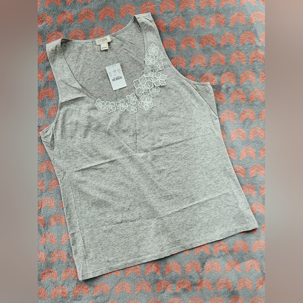 NWT J. Crew Grey and White Embroidered Floral Tank Size Medium